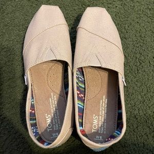 TOMS slip on shoe